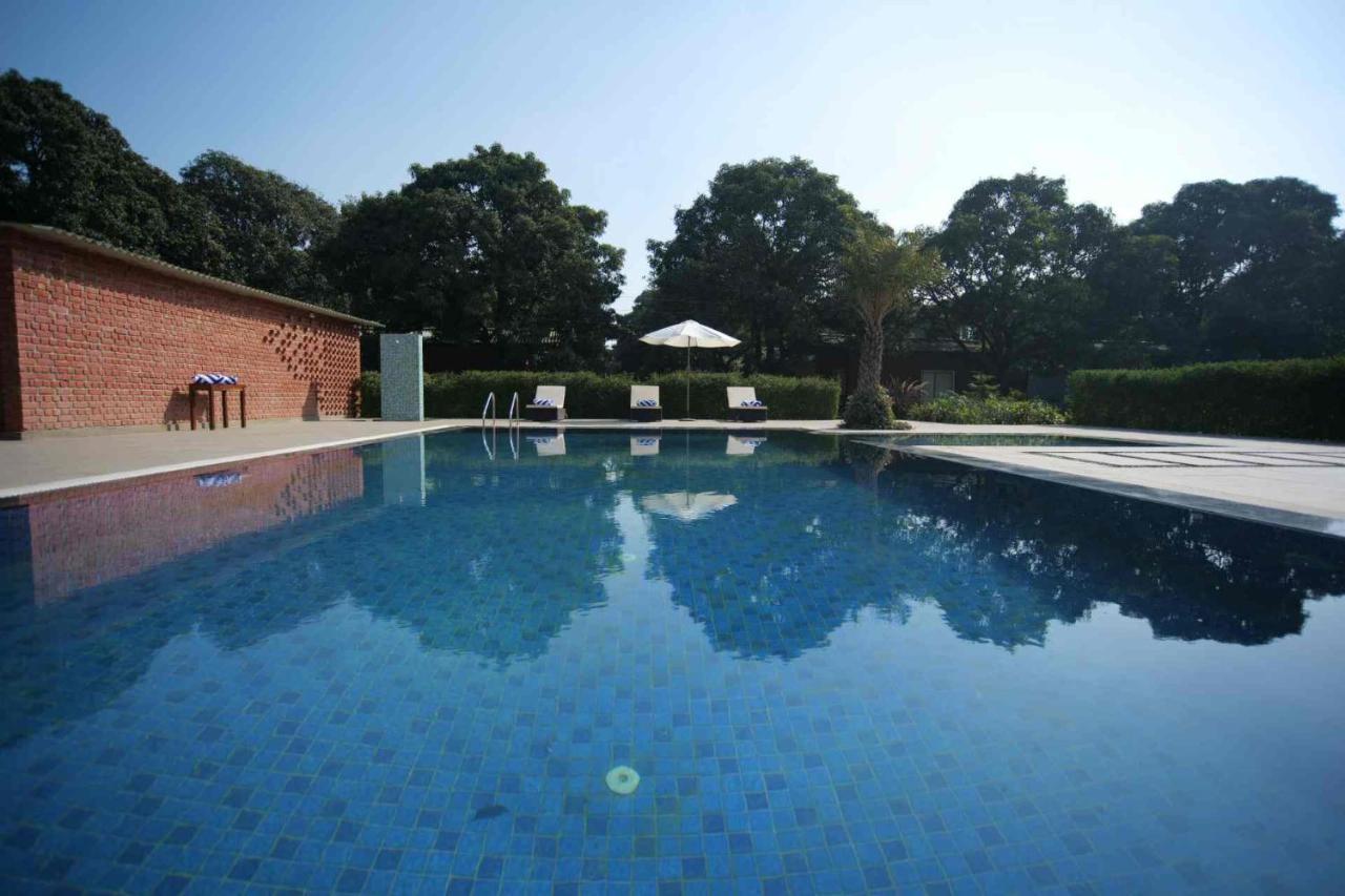Mango Tree Resorts Siyana ภายนอก รูปภาพ