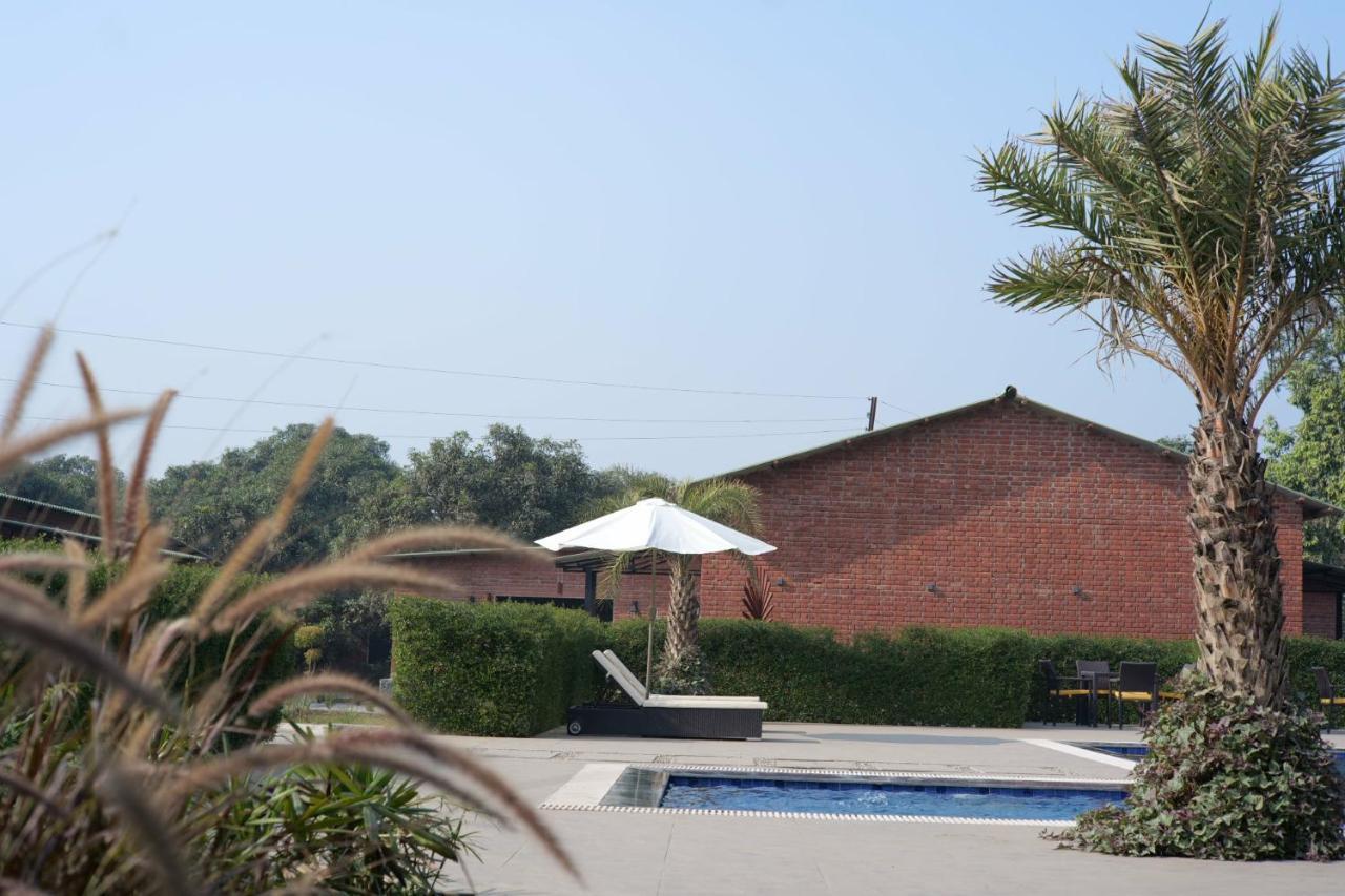 Mango Tree Resorts Siyana ภายนอก รูปภาพ